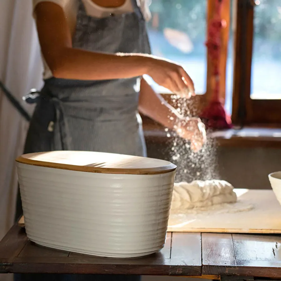 The Ultimate Guide to Bread Bins: Keep Your Bread Fresh and Delicious (2024)