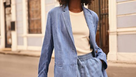 Effortless Style: Lands’ End Lightweight TENCEL Relaxed Blazer Review for Petite Women Size 8 in Blue